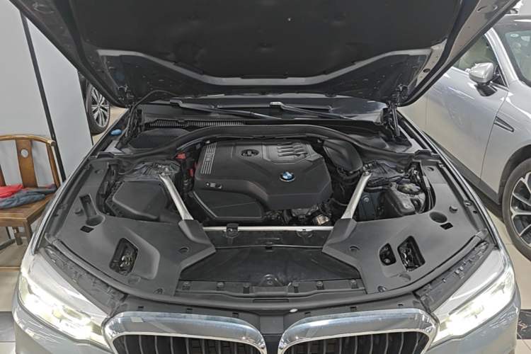 Used BMW 5 Series 2020 525i M Sport Package Engine Bay