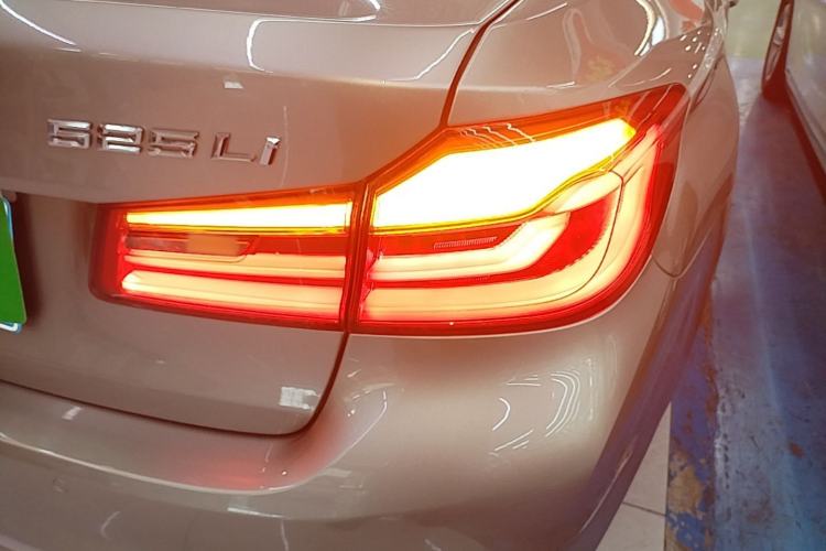 Used BMW 5 Series 2020 525Li Luxury Package Exterior 3