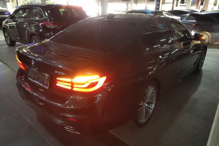 Used BMW 5 Series 2020 530i M Sport Package Exterior 5