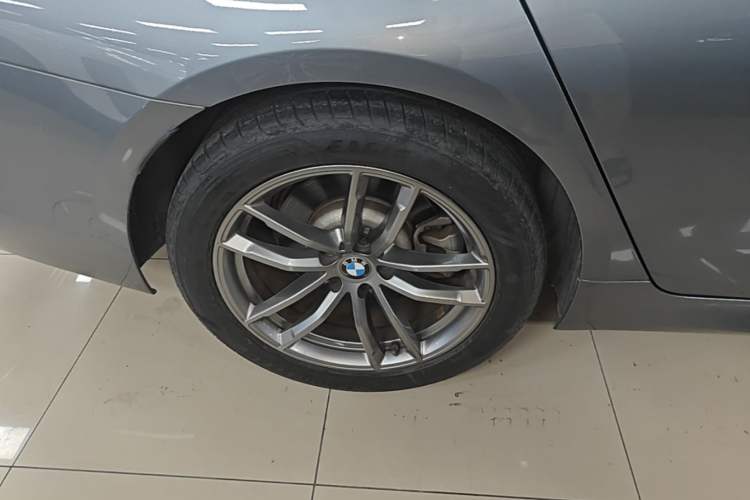 Used BMW 5 Series 2020 525i M Sport Package Exterior 5