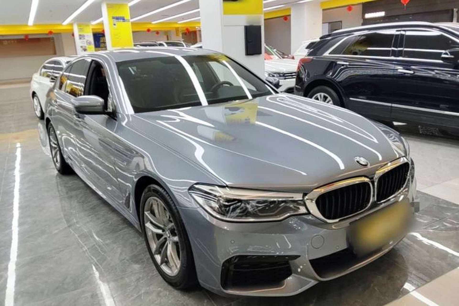 Used BMW 5 Series 2020 525i M Sport Package Front Right 45 Deg