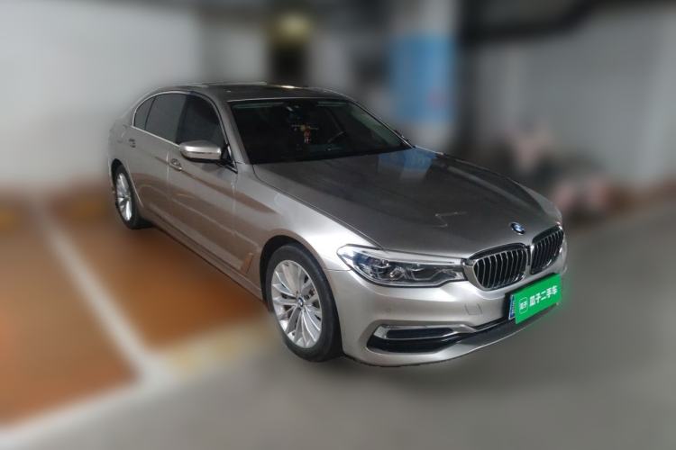 Used BMW 5 Series 2020 530Li Leading Edition Luxury Package Front Right 45 Deg