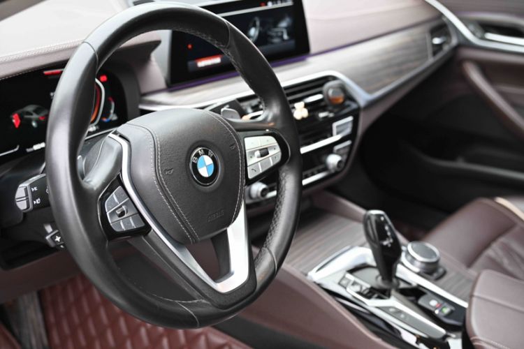 Used BMW 5 Series 2020 530Li Leading Edition Luxury Package Interior 2