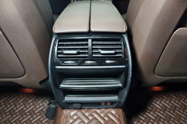 Used BMW 5 Series 2020 525Li Luxury Package Interior 3