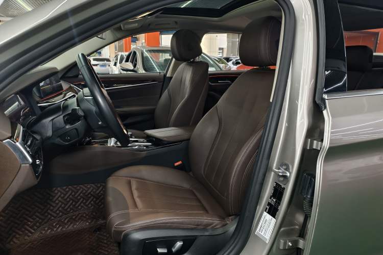 Used BMW 5 Series 2020 525Li Luxury Package Left Front Seat