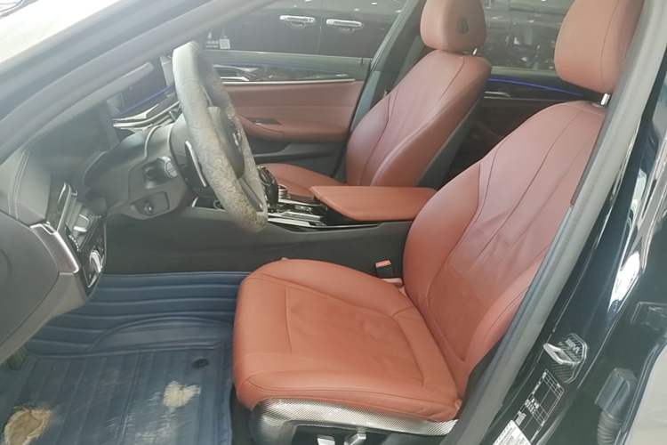 Used BMW 5 Series 2020 530Li Luxury Edition M Sport Package Left Front Seat