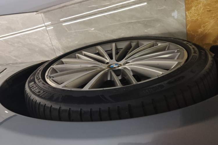 Used BMW 5 Series 2020 530i M Sport Package Left Front Wheel Hub