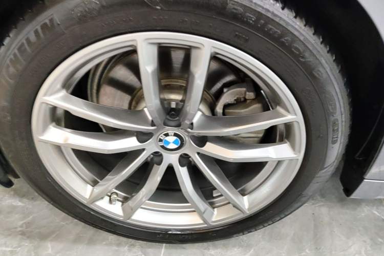 Used BMW 5 Series 2020 525i M Sport Package Left Front Wheel Hub