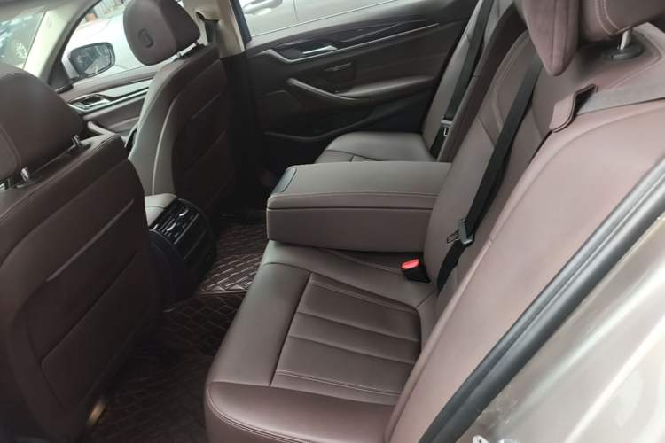 Used BMW 5 Series 2020 525Li Luxury Package Left Rear Seat