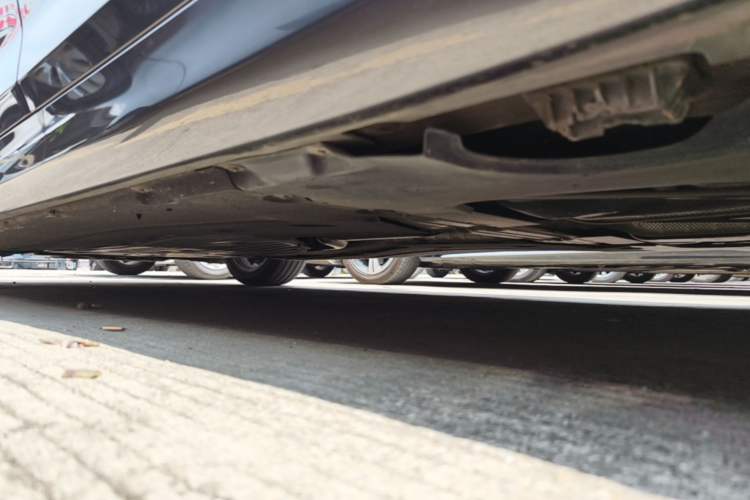 Used BMW 5 Series 2020 525Li Luxury Package Left Side Sill