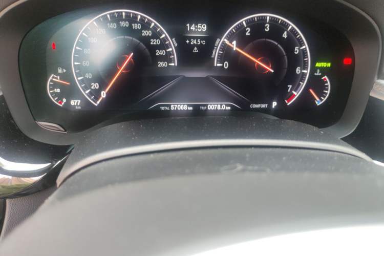 Used BMW 5 Series 2020 525i M Sport Package Odometer Close Up