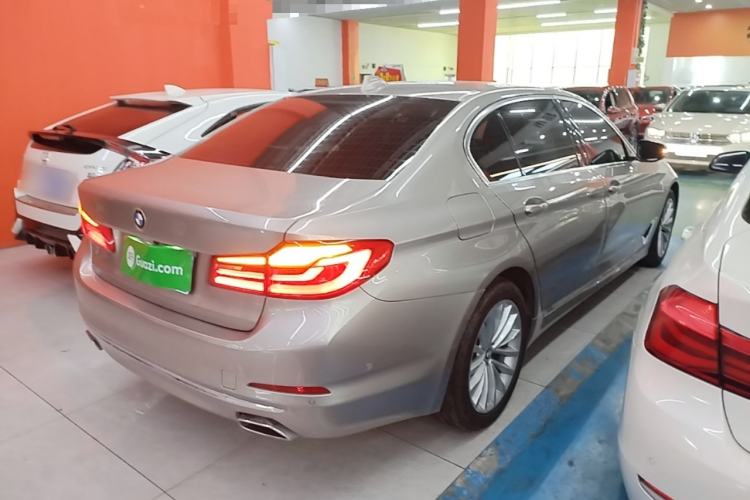 Used BMW 5 Series 2020 525Li Luxury Package Rear Right 45 Deg
