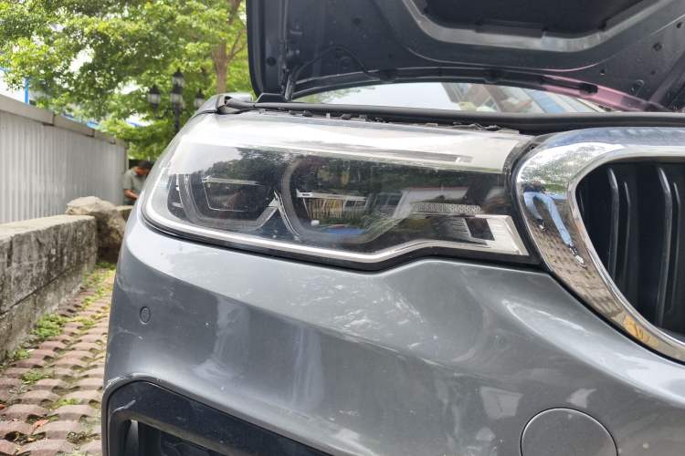 Used BMW 5 Series 2020 525i M Sport Package Right Front Headlight