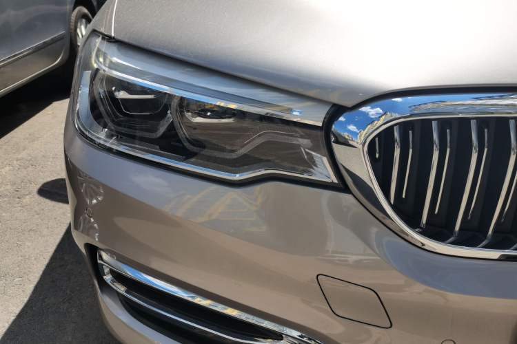 Used BMW 5 Series 2020 530Li xDrive Luxury Package Right Front Headlight