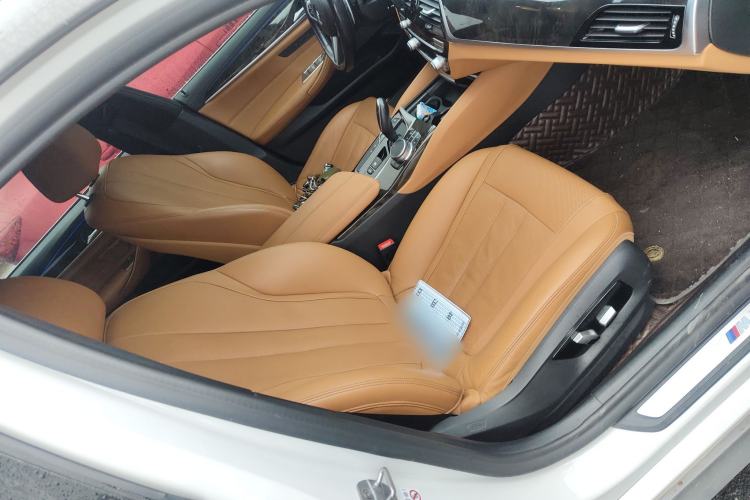 Used BMW 5 Series 2020 530Li Luxury Edition M Sport Package Right Front Seat