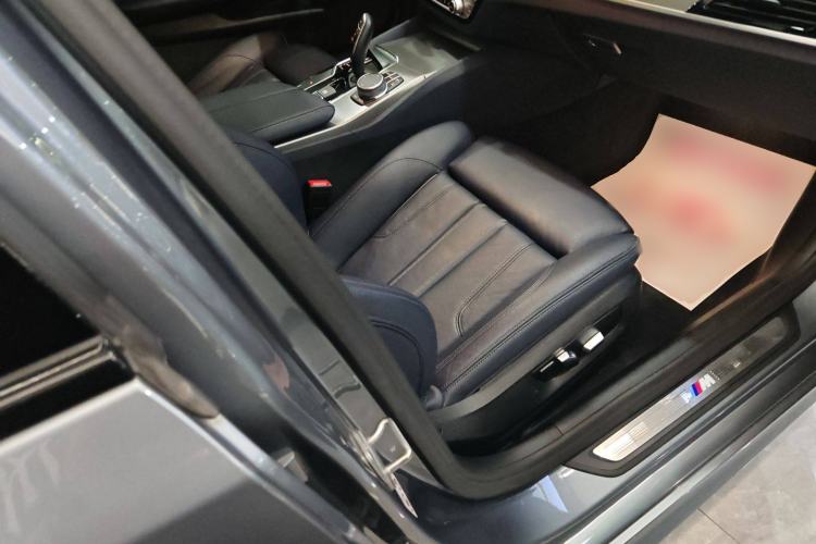 Used BMW 5 Series 2020 530i M Sport Package Right Front Seat