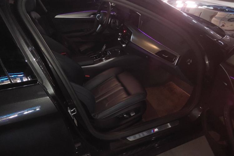 Used BMW 5 Series 2020 530i M Sport Package Right Front Seat