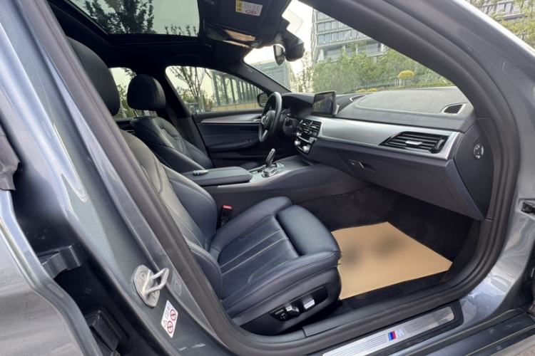 Used BMW 5 Series 2020 525i M Sport Package Right Front Seat