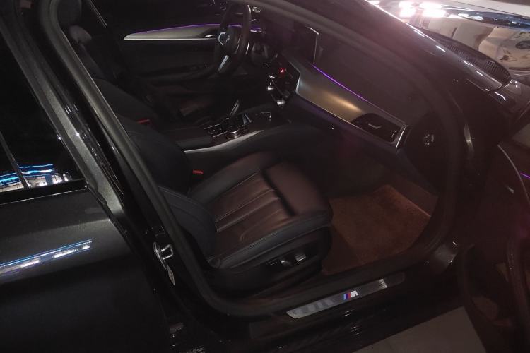 Used BMW 5 Series 2020 530i M Sport Package Right Front Seat