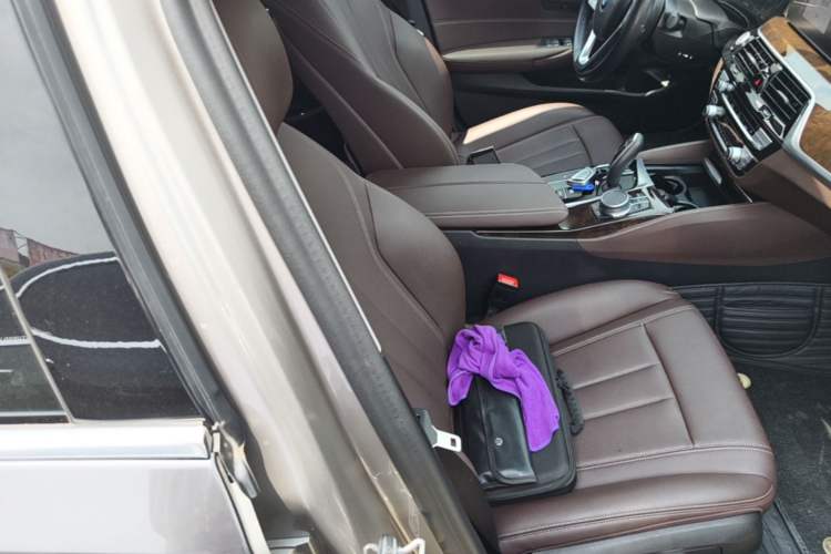 Used BMW 5 Series 2020 525Li Luxury Package Right Front Seat