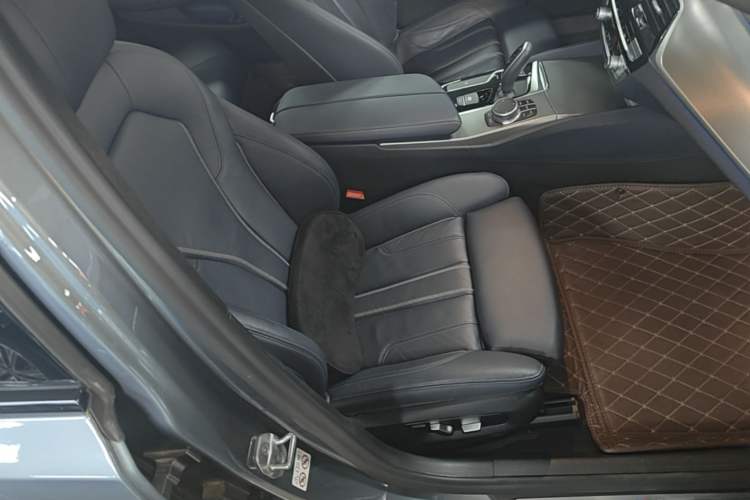 Used BMW 5 Series 2020 525i M Sport Package Right Front Seat