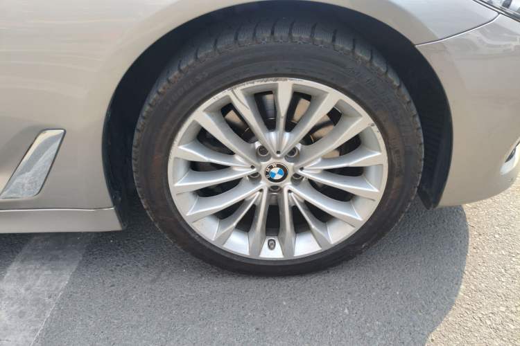 Used BMW 5 Series 2020 525Li Luxury Package Right Front Wheel Hub