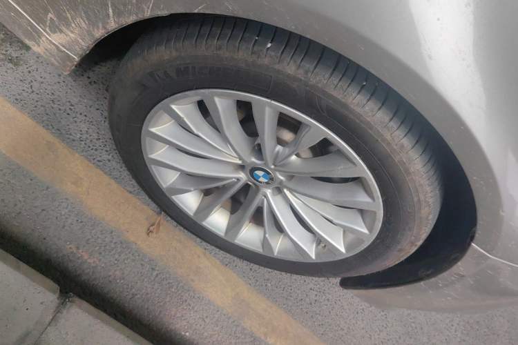 Used BMW 5 Series 2020 530Li Luxury Edition Premium Package Right Front Wheel Hub