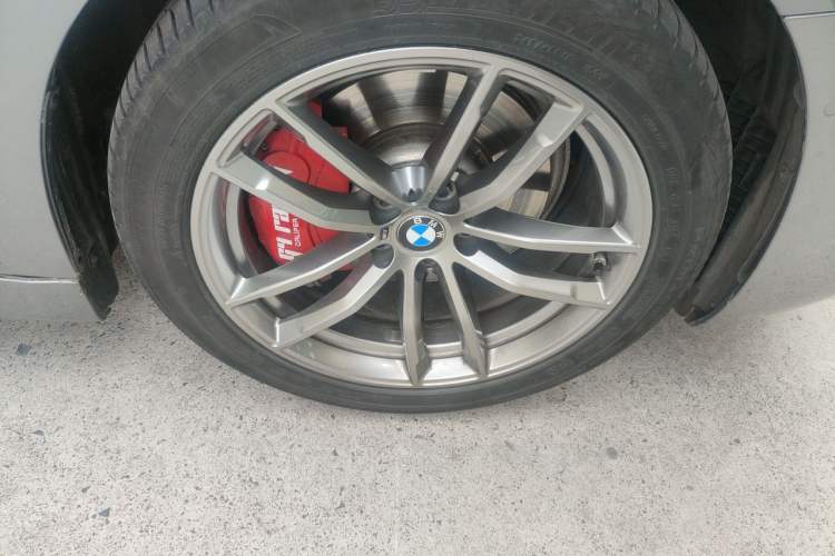 Used BMW 5 Series 2020 525i M Sport Package Right Front Wheel Hub