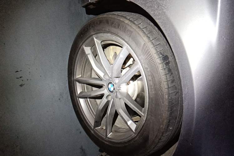Used BMW 5 Series 2020 525i M Sport Package Right Front Wheel Hub