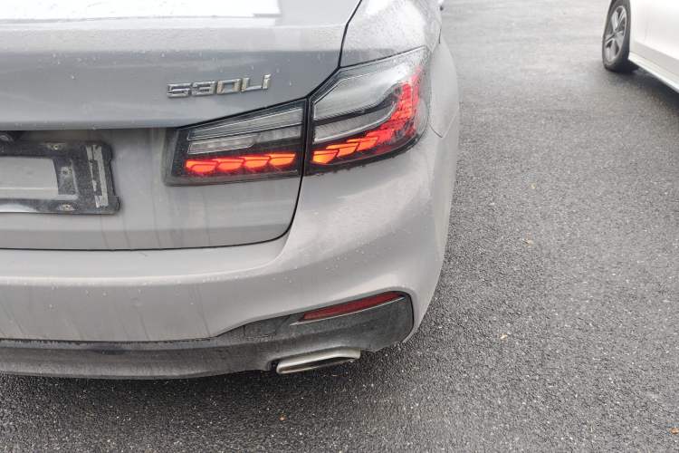 Used BMW 5 Series 2020 530Li Luxury Edition M Sport Package Right Rear Taillight
