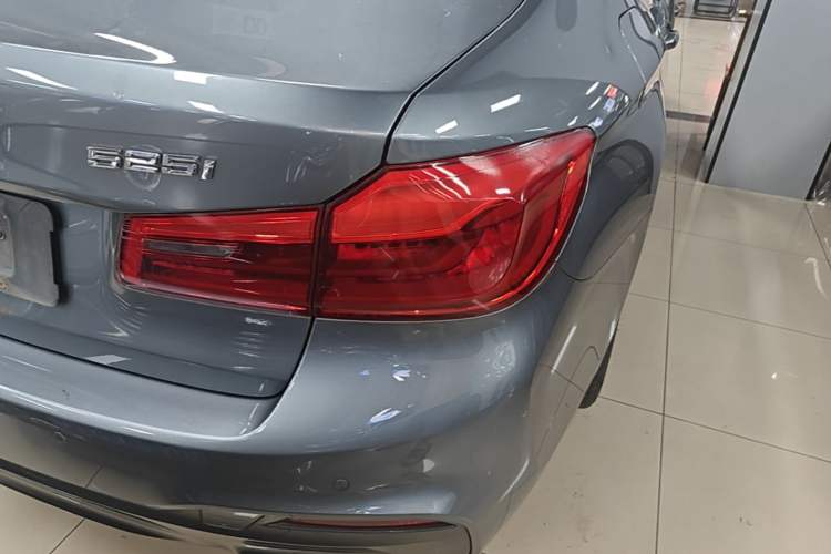 Used BMW 5 Series 2020 525i M Sport Package Right Rear Taillight