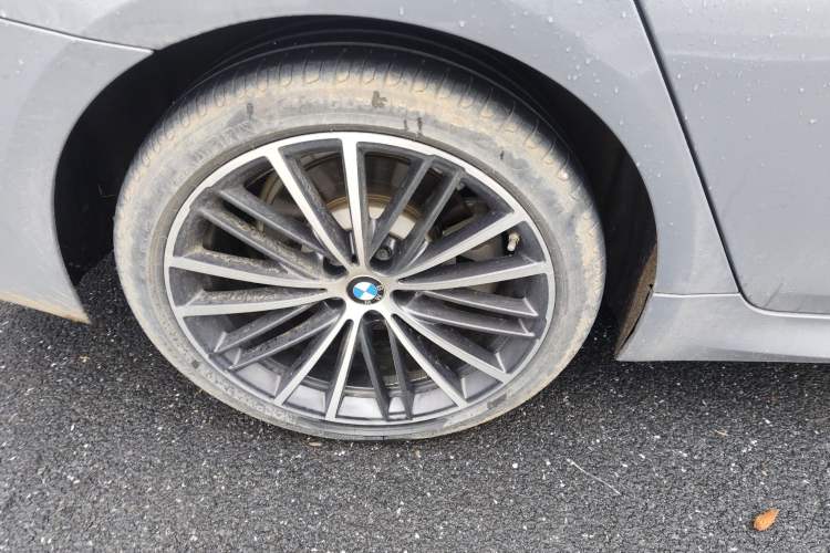 Used BMW 5 Series 2020 530Li Luxury Edition M Sport Package Right Rear Wheel Hub