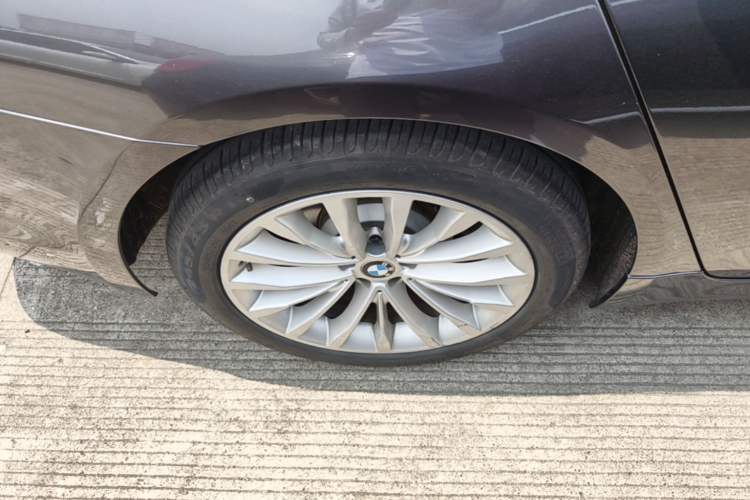 Used BMW 5 Series 2020 525Li Luxury Package Right Rear Wheel Hub