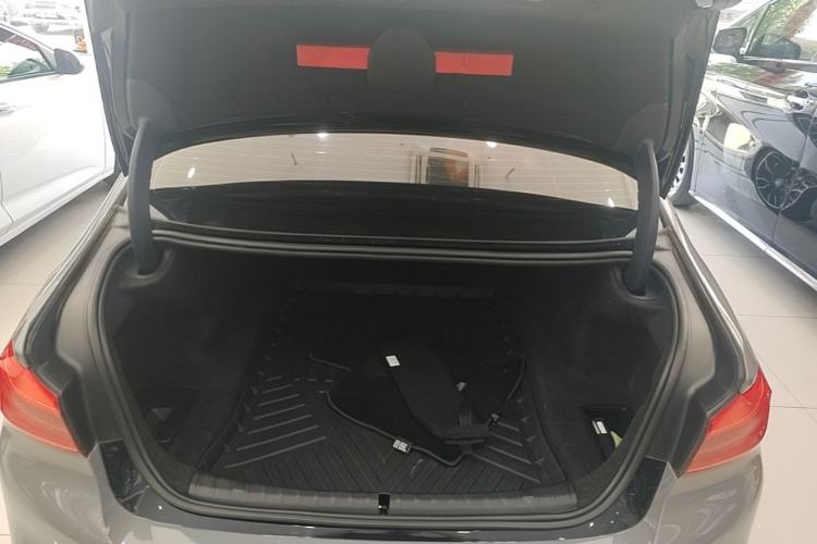 Used BMW 5 Series 2020 530Li Luxury Edition M Sport Package Trunk