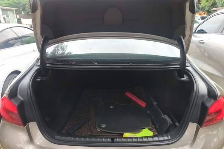 Used BMW 5 Series 2020 525Li Luxury Package Trunk