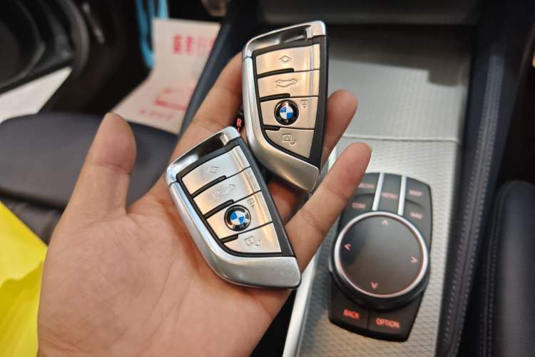 Used BMW 5 Series 2020 530i M Sport Package Vehicle Key
