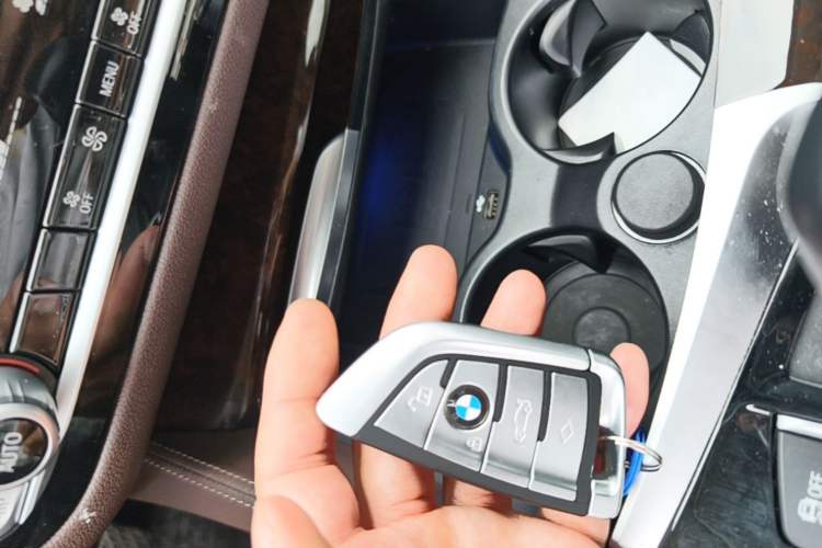 Used BMW 5 Series 2020 525Li Luxury Package Vehicle Key
