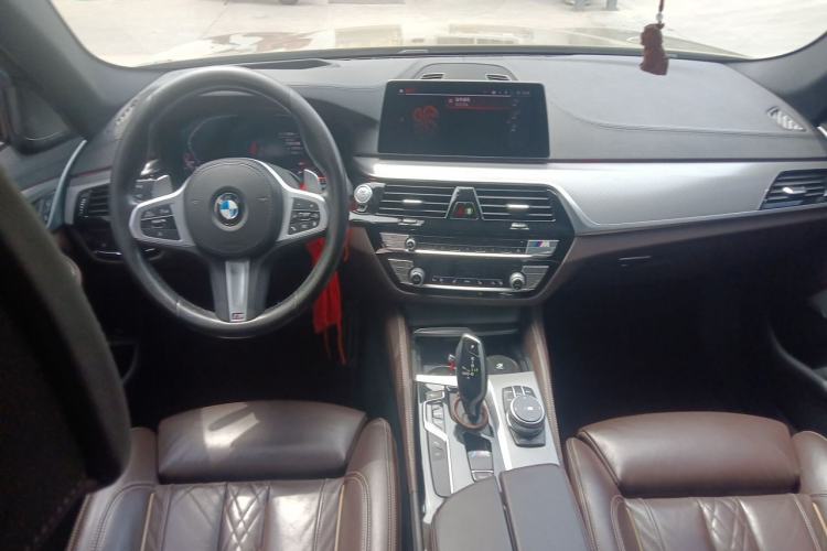 Used BMW 5 Series 2020 540i Sport Line M Sport Package Center Console