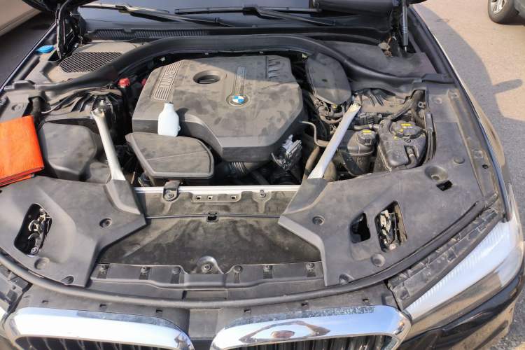 Used BMW 5 Series 2020 525Li M Sport Package Engine Bay Left
