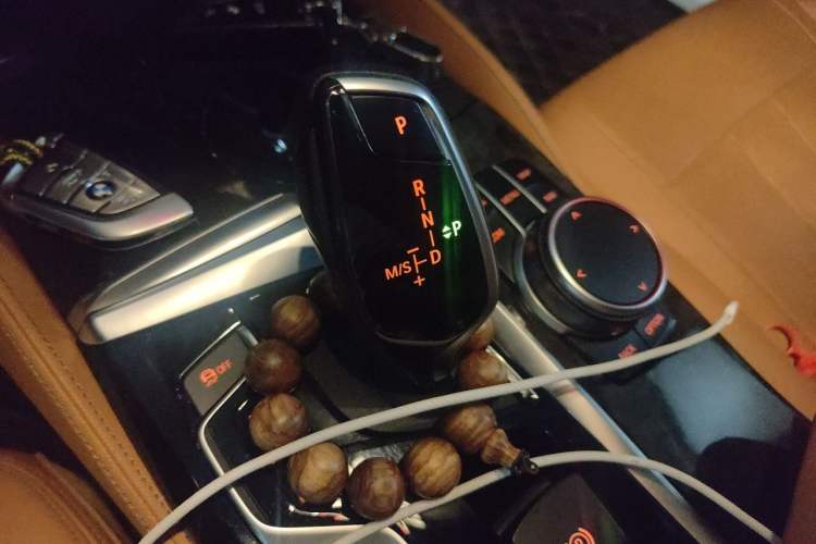 Used BMW 5 Series 2020 530Li Luxury Edition M Sport Package Gear Lever