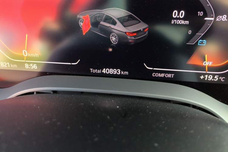 Used BMW 5 Series 2020 525Li M Sport Package Odometer Close Up