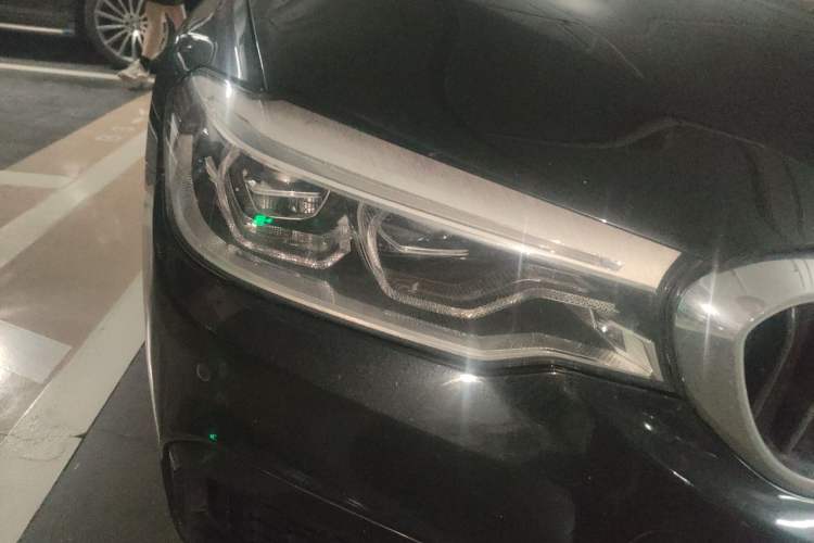 Used BMW 5 Series 2020 530Li Luxury Edition M Sport Package Right Front Headlight