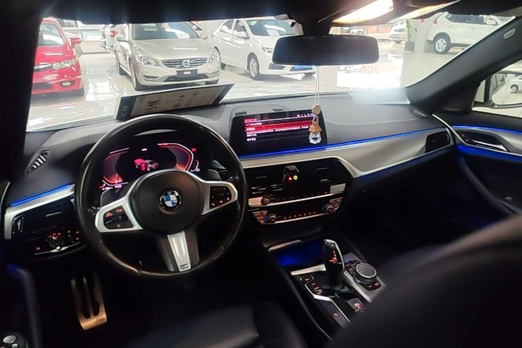 Used BMW 5 Series 2020 530i M Sport Package Center Console