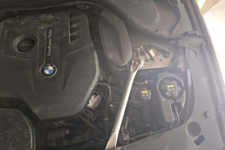 Used BMW 5 Series 2020 525Li Luxury Package Engine Bay Left