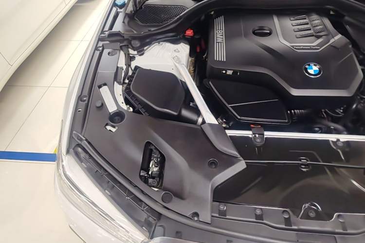 Used BMW 5 Series 2020 530i M Sport Package Engine Bay Right