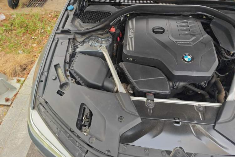 Used BMW 5 Series 2020 530i M Sport Package Engine Bay Right