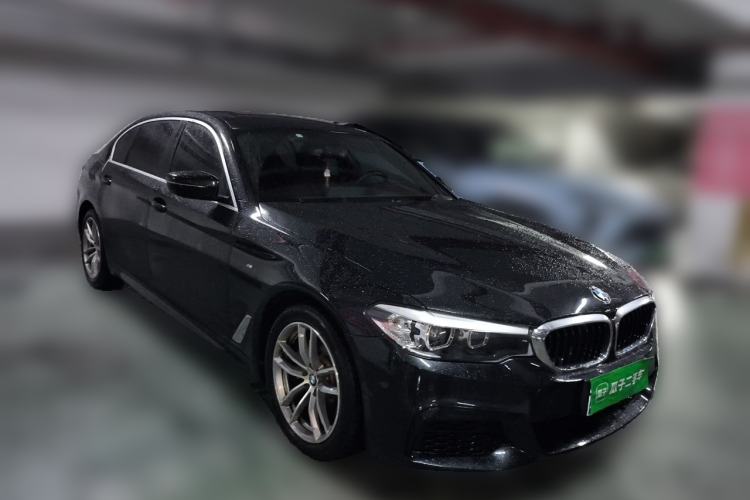 Used BMW 5 Series 2020 525Li M Sport Package Front Right 45 Deg