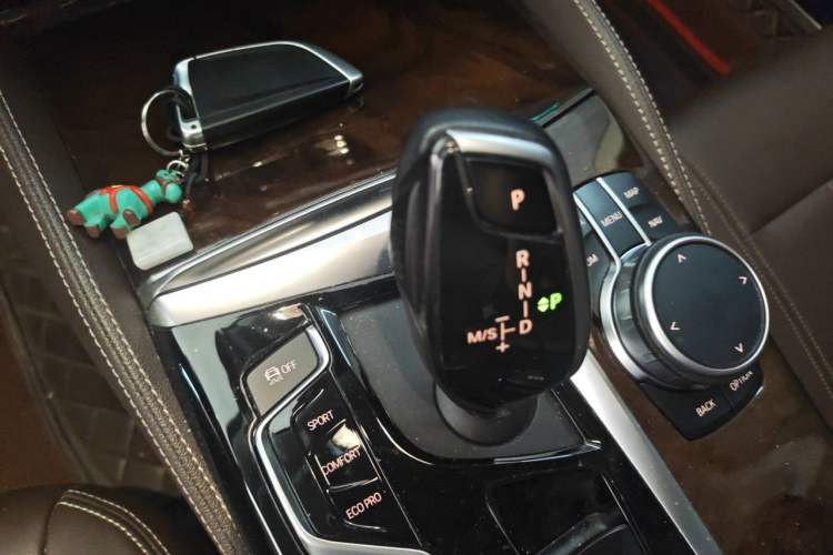 Used BMW 5 Series 2020 525Li Luxury Package Gear Lever