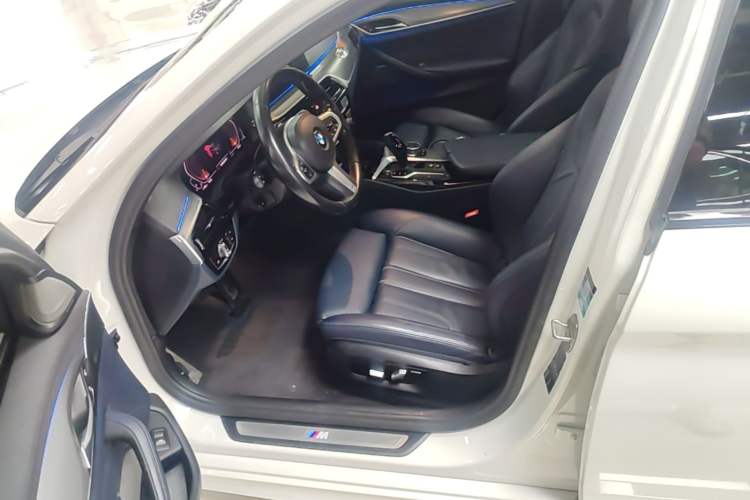 Used BMW 5 Series 2020 530i M Sport Package Left Front Seat