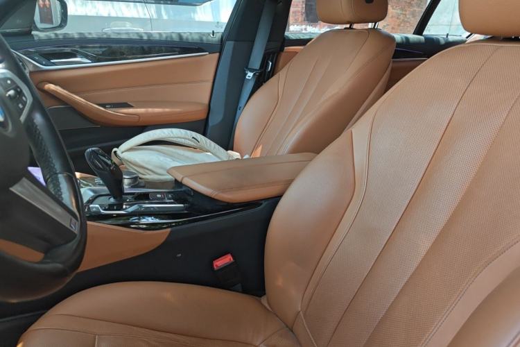 Used BMW 5 Series 2020 530Li Luxury Edition M Sport Package Left Front Seat